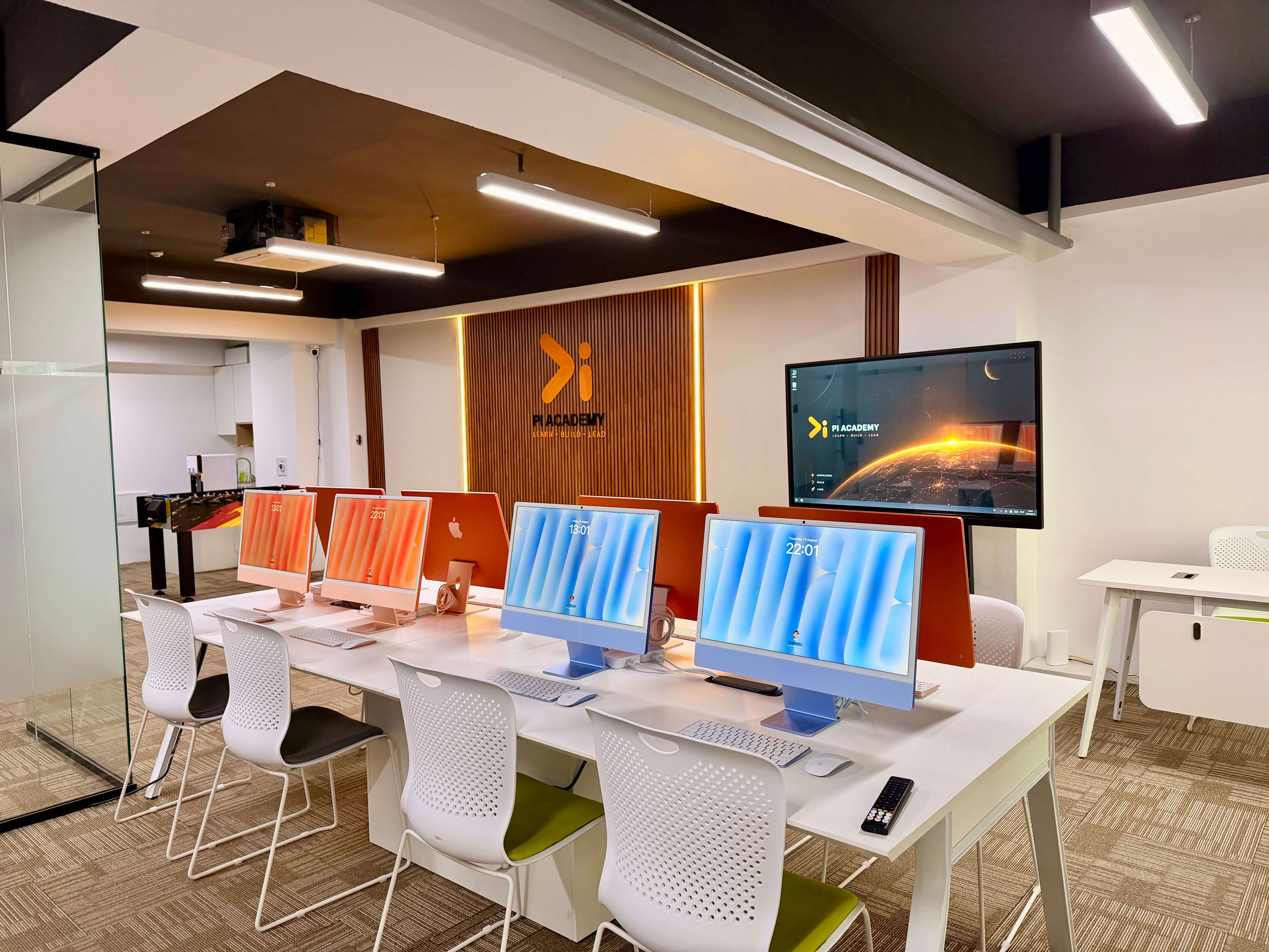 PIA Academy-ийн iMac лаборатори
